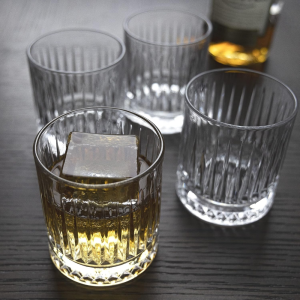 Set 6 pahare whiskey 250ml din sticla transparenta MADGENIX, design cu dungi verticale in relief, pahare elegante tip tumbler pentru bauturi fine, cocktail si apa