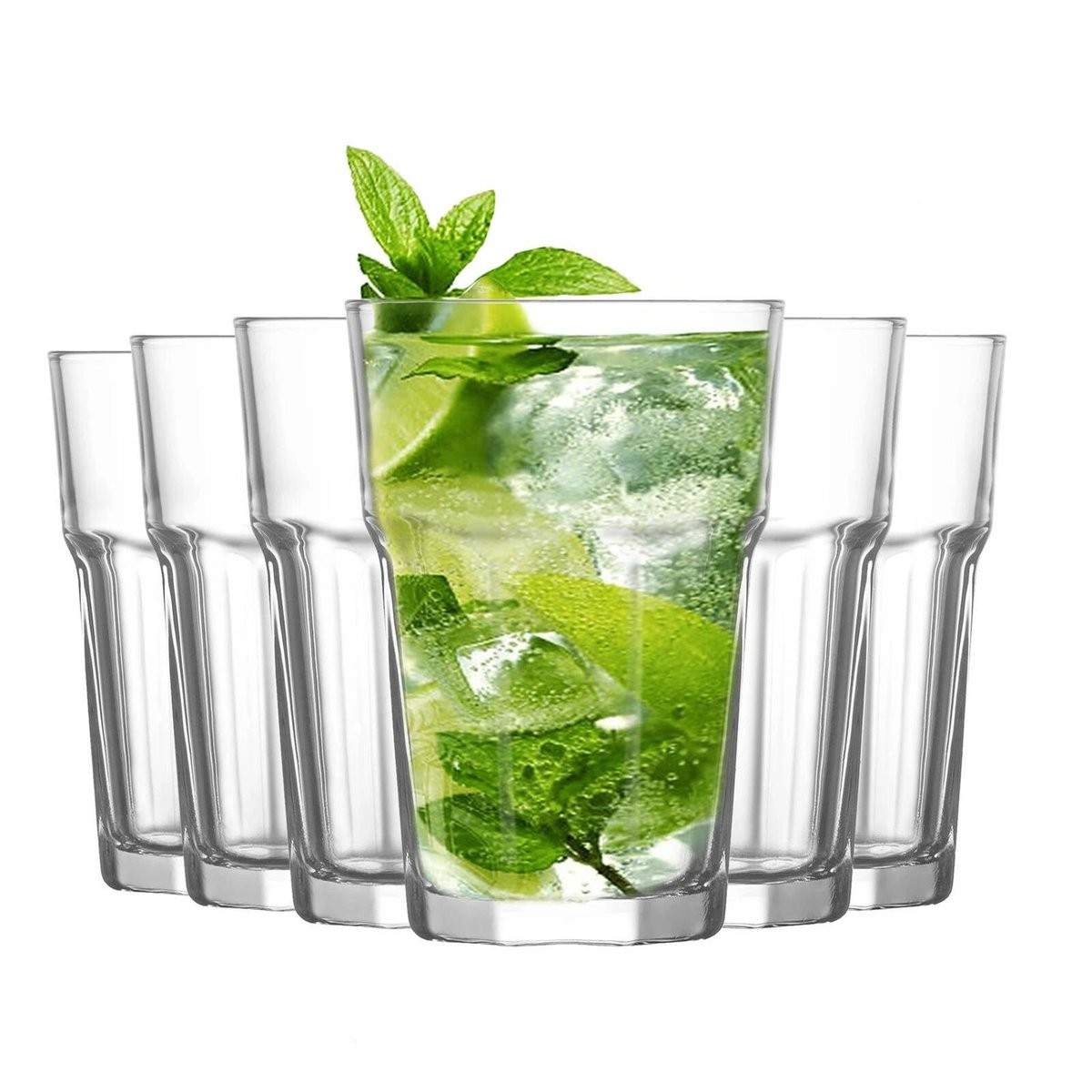 Set de sase pahare din sticla cu model fatetat, asezate in semicerc, cel din fata fiind umplut cu un cocktail Mojito cu menta si lime pe fundal alb.